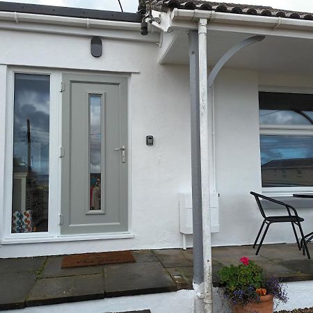 Contemporary One Bed Studio. Sea Views And Parking Westward Ho!  Exterior foto