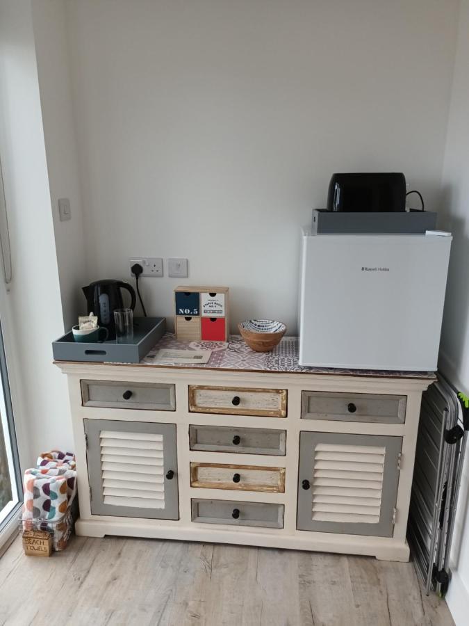 Contemporary One Bed Studio. Sea Views And Parking Westward Ho!  Exterior foto